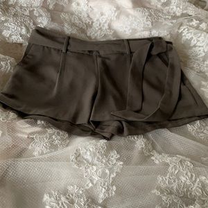 Express Olive Green Shorts. Tie Belt. Side Zipper Size 0